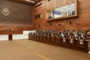 Rupturas de cuórum de diputados impidieron votar minuto de silencio por asesinato de Roberto Samcam