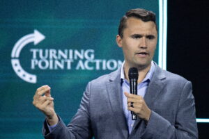 Activista de derecha Charlie Kirk “está muerto”, confirma el presidente Donald Trump