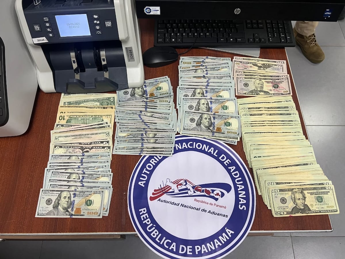 Aduanas retiene más de 11 mil dólares no declarados de pasajera española procedente de Cuba