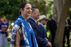 Casa Presidencial advierte de perfil falso que suplanta identidad de la primera dama, Signe Zeikate
