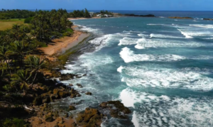 Empresario boricua dona terrenos costeros de Vega Baja valorados en $26.86 millones