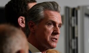 Gavin Newsom dice que Donald Trump tiene una obsesión “implacable y desquiciada” con California