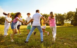 Infancia en crisis: cómo la tecnología reemplazó bicicletas, juegos en los árboles y amigos de carne y hueso