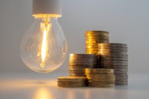 Uccaep: petición de alza en tarifas del ICE pone en riesgo la competitividad de las empresas