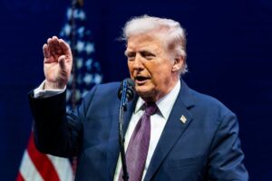 Una ciudad en Florida nombra una calle en honor a Trump entre críticas de los residentes
