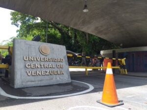 Avería en el switche principal deja sin servicios informáticos a la UCV