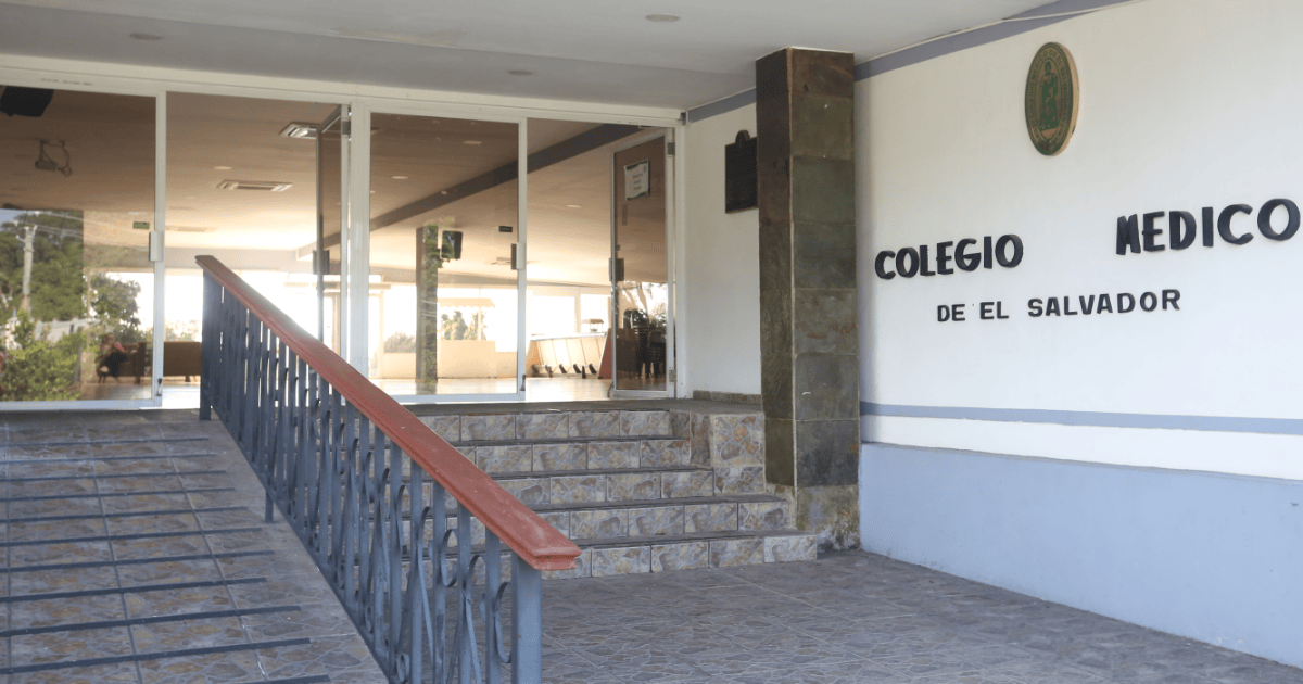 Colegio Médico pide a las autoridades de salud investigar casos de infecciones por superbacterias en hospitales de El Salvador - La Prensa Gráfica