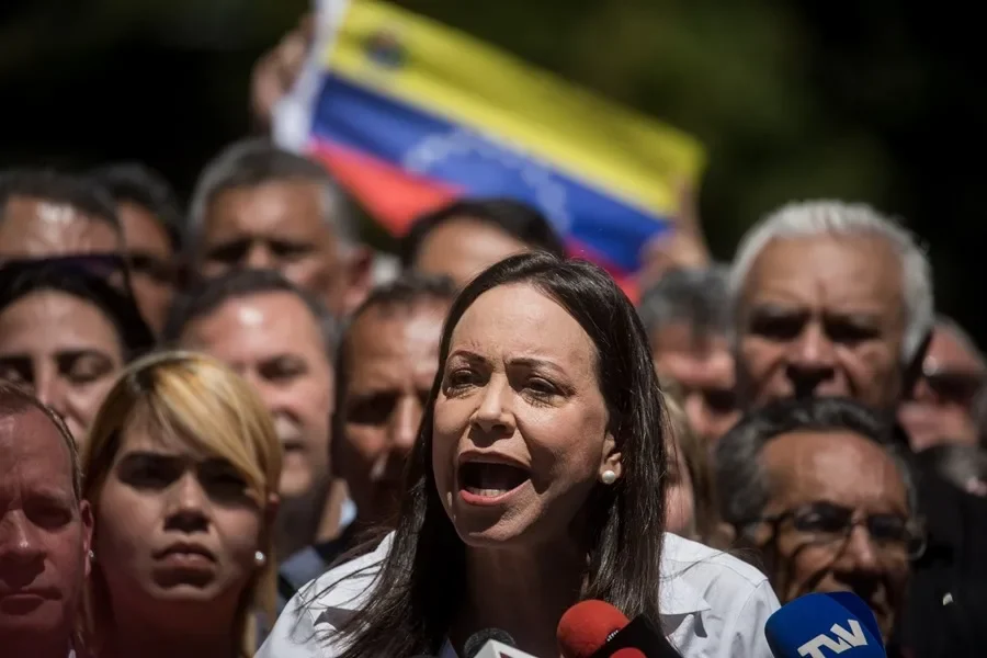 María Corina Machado dice que podrá recibir el Nobel en Oslo si Maduro deja el poder