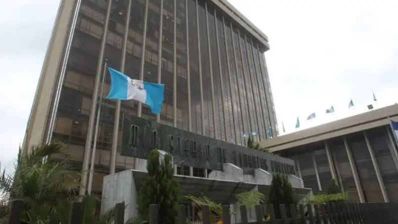 Junta Monetaria aprueba préstamo para el Minfin por US$50 millones para inversión digital