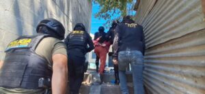Con casi 3,000 detenidos, el Gobierno atribuye baja en crímenes a operativos bajo estado de sitio