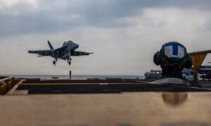 Donald Trump confirma que un segundo portaviones se dirigirá “muy pronto” a Medio Oriente