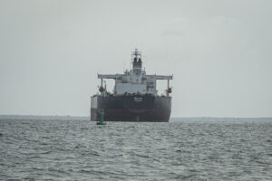 Estados Unidos comenzó a vender petróleo venezolano: ¿Envía dinero a Delcy Rodríguez?