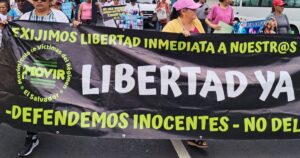 Protesta de familiares pide que capturados del régimen sean juzgados caso por caso - La Prensa Gráfica